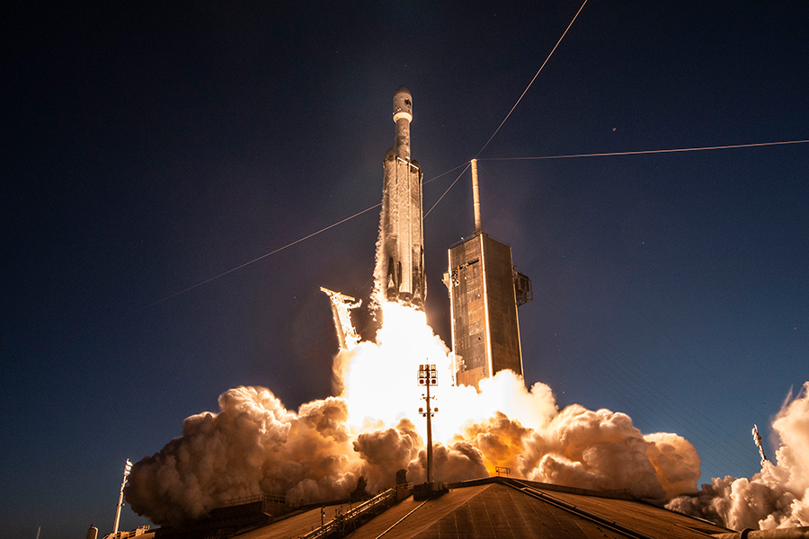 SpaceX Falcon Heavy ViaSat-3 Americas | Kennedy Space Center Visitor ...